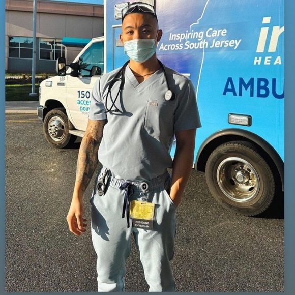 Figs Other - NWT FIGS SET DUSTY BLUE GREY LEON SCRUB TOP AND TANSEN JOGGERS LIMITED ED